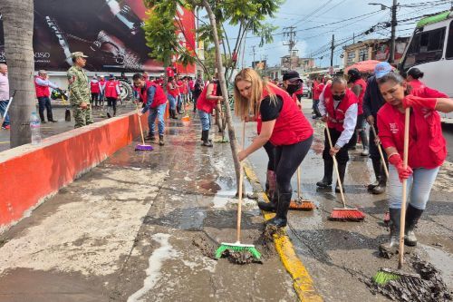 Atiende gobierno de San Mateo Atenco a afectados por la fuerte lluvia